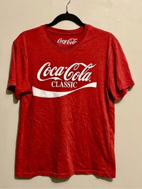 ⭐️4 for $25 SALE ⭐️ Coca Cola Classic Red Graphic Tee - Men
